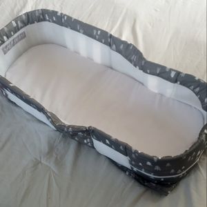 Portable baby bassinet